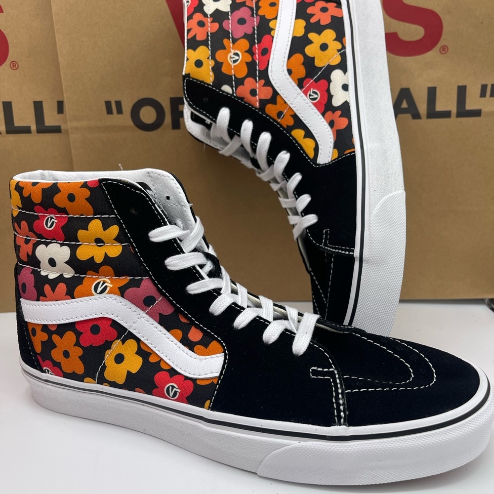 Vans Men’s Sk8-Hi
Flower Black/Multi Sneakers 
VN000D5IBML
 Floral High-Top - Picture 15 of 16